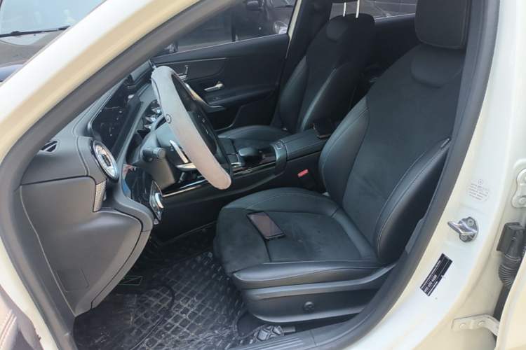 Used Mercedes-Benz A-Class 2022 Revised Version A 200 L Sport Sedan Fashionable Style