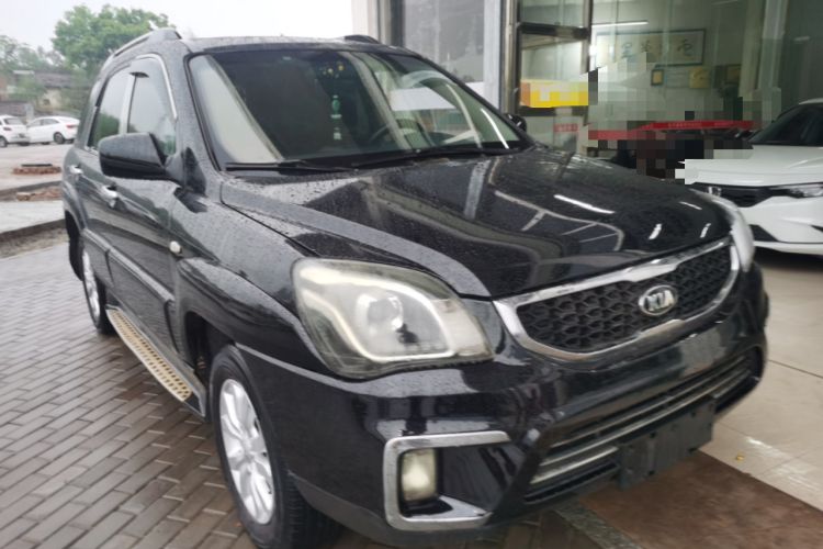 Used Kia Sportage 2013 2.0L Manual Two-Wheel Drive GL Trim Front Right 45 Deg