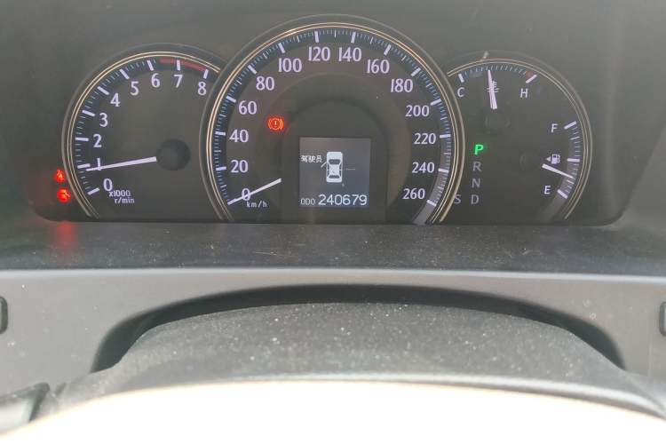 Used Toyota Crown 2010 2.5L Royal Leather Sunroof Edition Odometer Close Up
