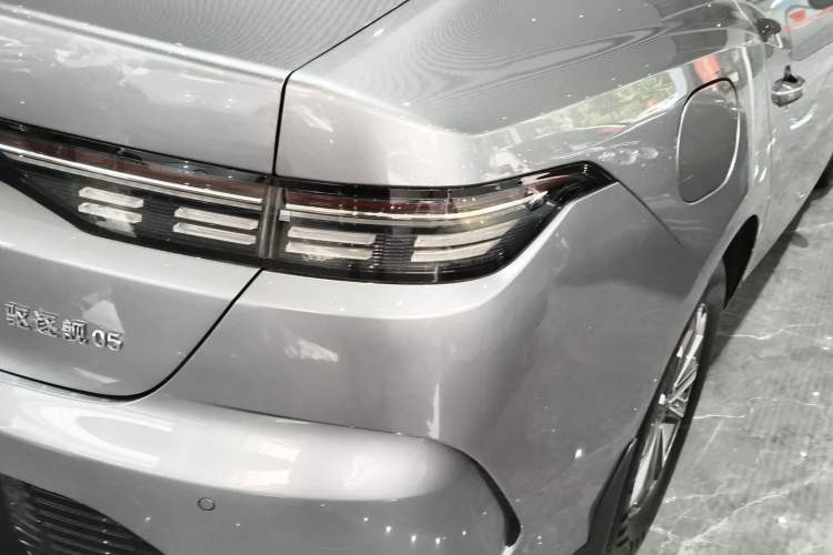 Used BYD Destroyer 05 2024 HONOR Edition DM-i 55KM Luxury Model Exterior 3