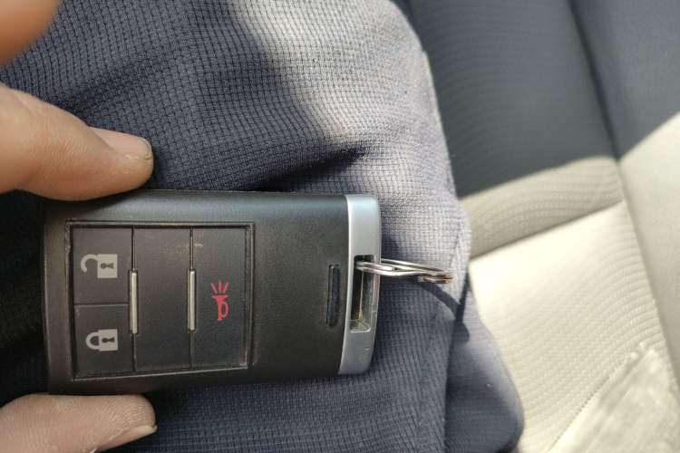 Used Chevrolet Captiva 2017 2.4L 4x4 Flagship Edition 7-Seater Vehicle Key