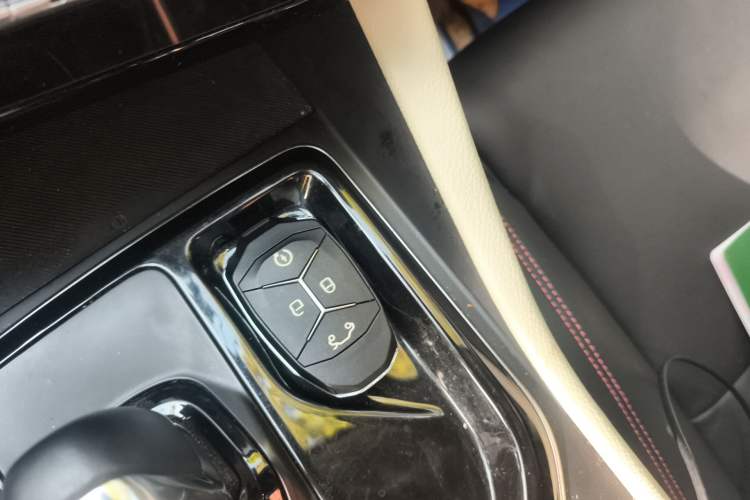 Used Lynk & Co 02 2018 1.5T DCT Two-Wheel Drive Zhaopu Version China V Standard
