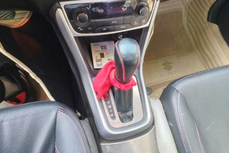 Used Suzuki S-Cross 2014 1.6L CVT Two-Wheel Drive Elite Version Gear Lever