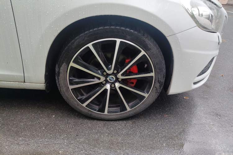 Used Volvo V60 2013 T5 Zhiya Edition Right Front Wheel Hub