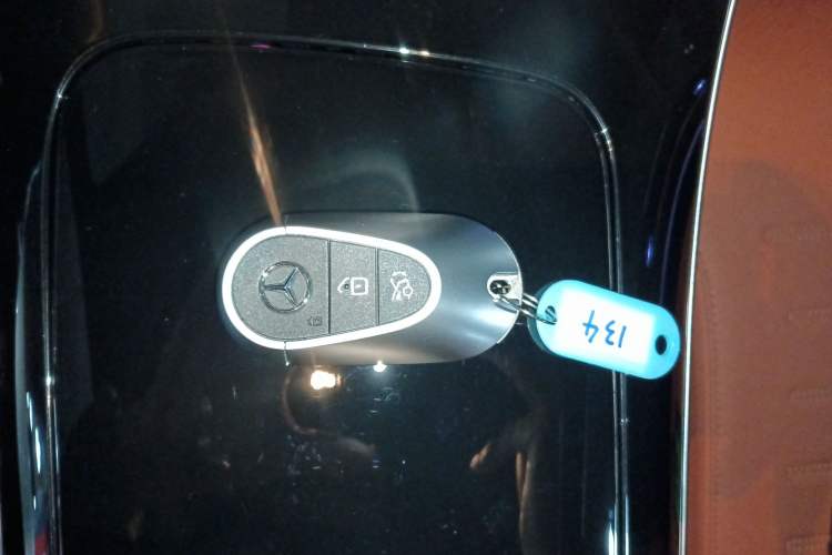 Used Mercedes-Benz GLC 2023 GLC 260 L 4MATIC Luxury Model 5 Seats
