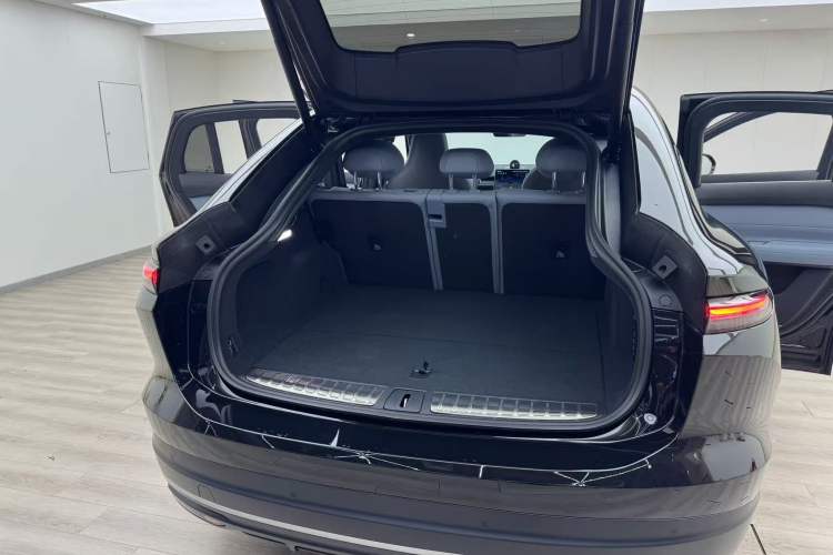 Used Nio EC6 2024 75 kWh Trunk