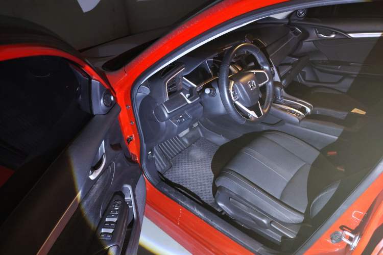 Used Honda Civic 2016 220TURBO CVT Luxury Edition
