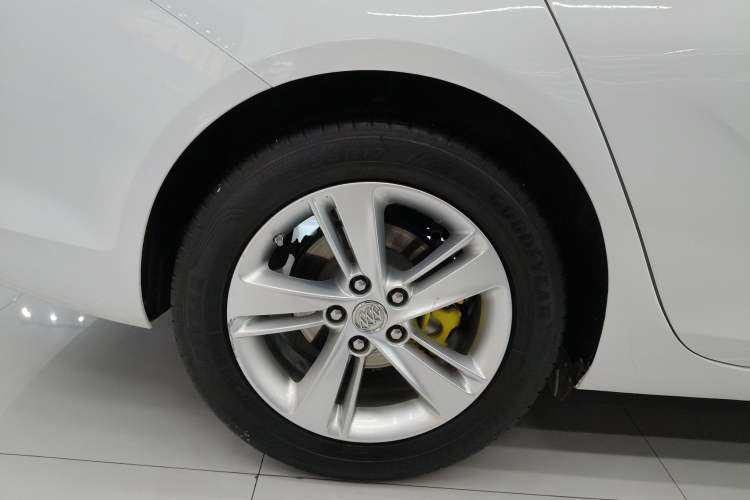 Used Buick Regal 2019 20T Elite Version China VI Standard Right Rear Wheel Hub