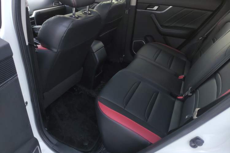 Used Venucia T60 2020 1.6L CVT Smart Drive Version China VI Standard
