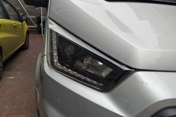 Used JMC Transit 2017 2.8T Commercial Version Short Wheelbase Mid-Roof 6/7/8-Seater JX493