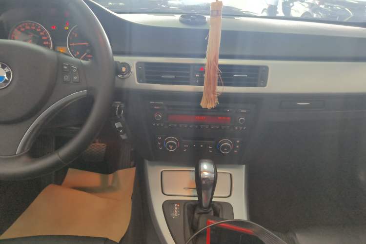 Used BMW 3 Series 2011 320i Convertible Coupe
