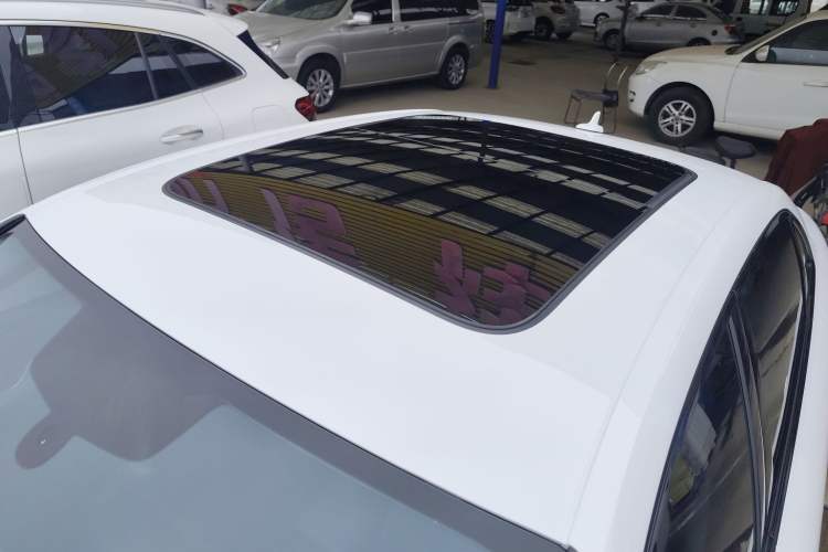 Used Audi A4L 2022 40 TFSI Luxury Dynamic Model Roof