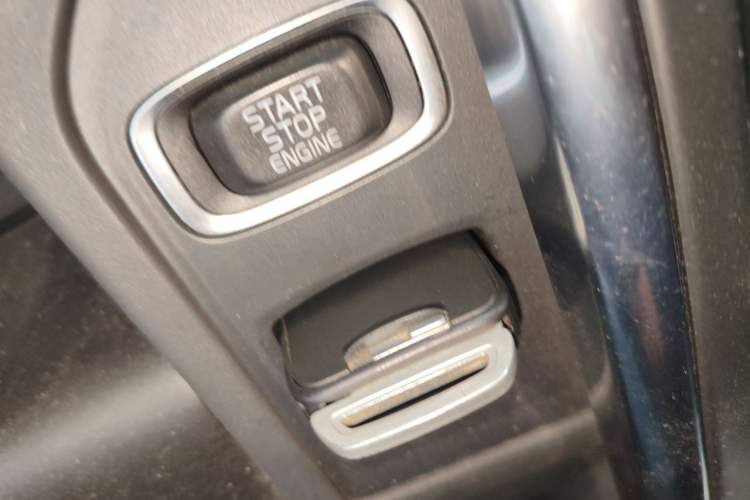 Used Volvo XC60 2015 T5 Smart Upgrade Model Vehicle Key