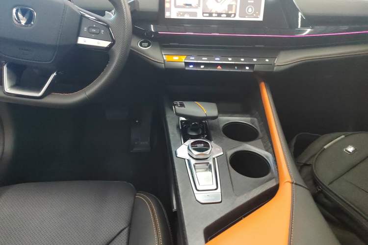 Used CHANGAN UNI-V 2022 1.5T Smart Navigation Version Gear Lever