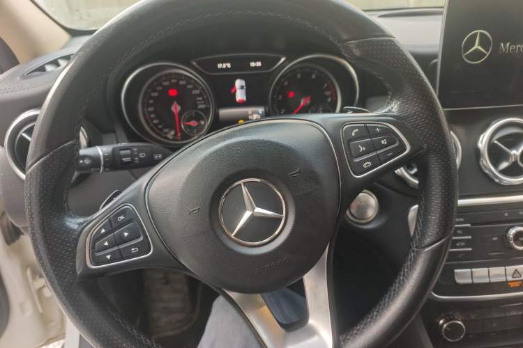 Used Mercedes-Benz GLA 2017 GLA 200 Fashion Model
