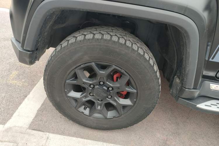 Used BAIC Off-Road BJ40 2021 2.0D Automatic Four-Wheel Drive Blade Hero Edition Adventurer Type Left Front Wheel Hub