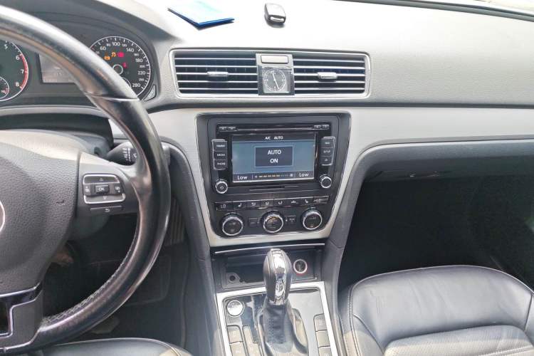 Used Volkswagen Passat 2014 1.8TSI DSG Prestige Navigation Edition
