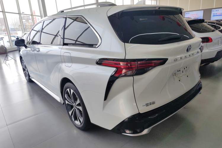 Used Toyota Granvia 2023 2.5L Hybrid Prestige PLUS Edition Rear Left 45 Deg