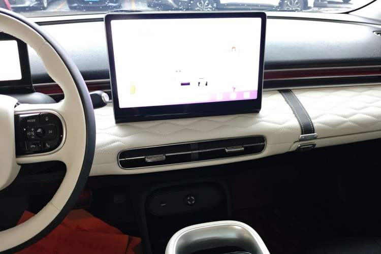 Used Dongfeng NAMMI 01 2024 Co-Creation Edition – Co-Creation WE Version Audio And AC Panel