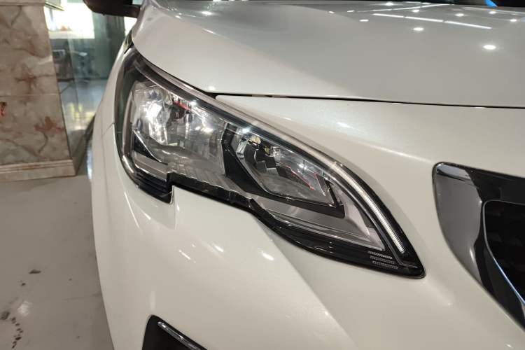 Used Peugeot 4008 2018 350THP Elite Edition Right Front Headlight