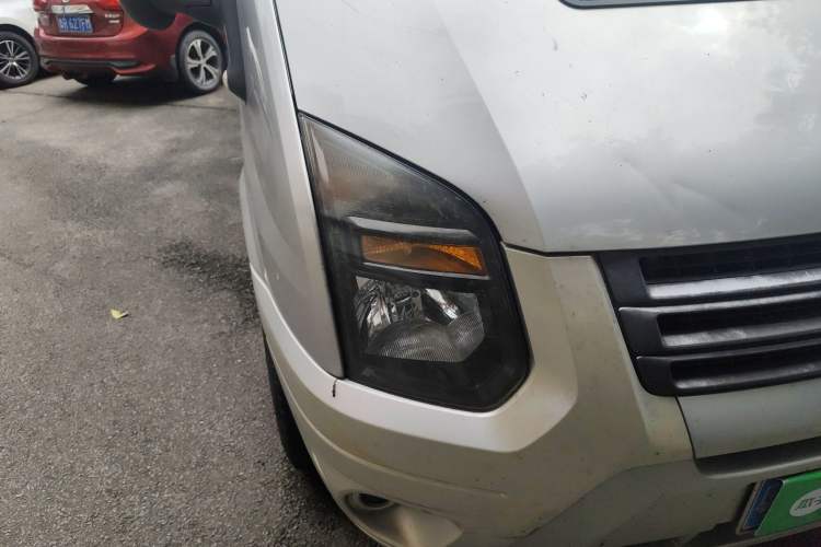 Used Ford Transit Custom 2009 2.4T Diesel Multi-Function Long Wheelbase Mid-Roof Emission Standard III
