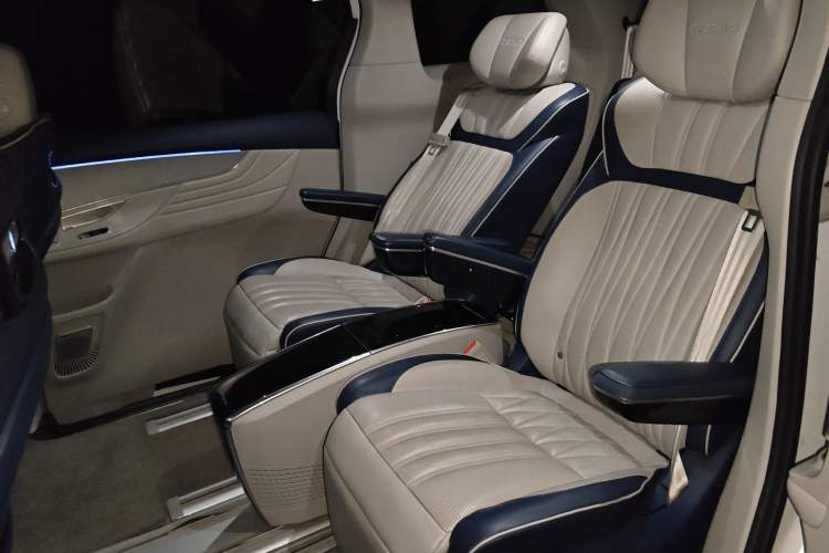 Used Roewe iMAX8 2021 400TGI Supreme Series Ultimate Edition