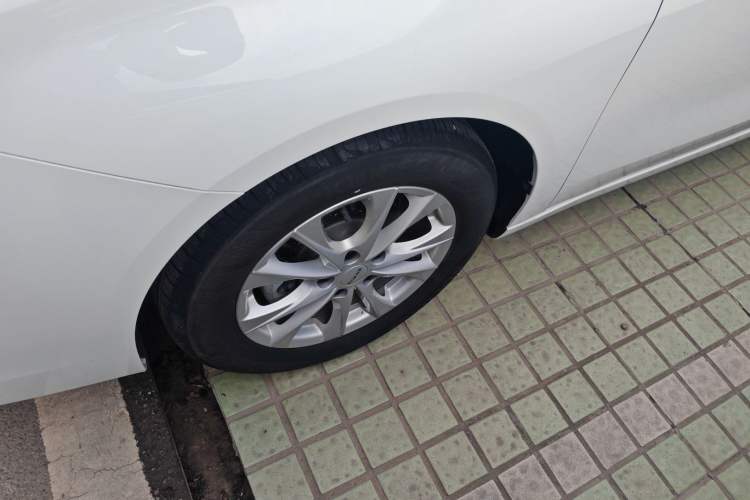 Used Roewe i5 2023 1.5L Manual Comfort Edition
