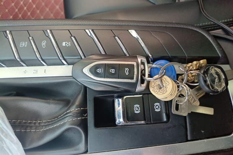 Used Zotye SR9 2017 2.0T Automatic Ultimate Light Edition
