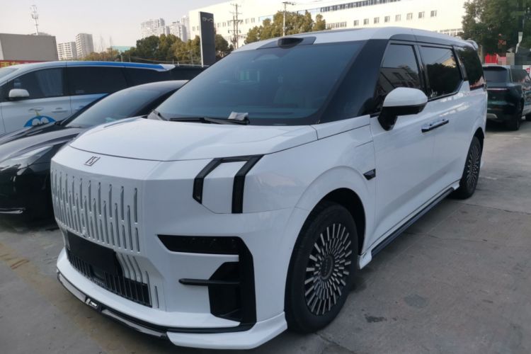 Used Zeekr 009 2024 7-Seater Aisle Version 108 kWh