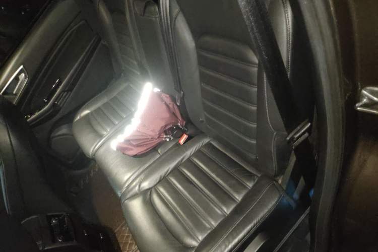 Used Ford Edge 2016 EcoBoost 245 Two-Wheel-Drive Titanium 7-Seater
