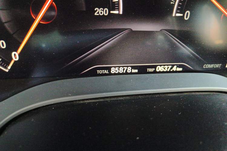 Used BMW 5 Series 2019 Facelifted 530Li Luxury Edition Premium Package Odometer Close Up