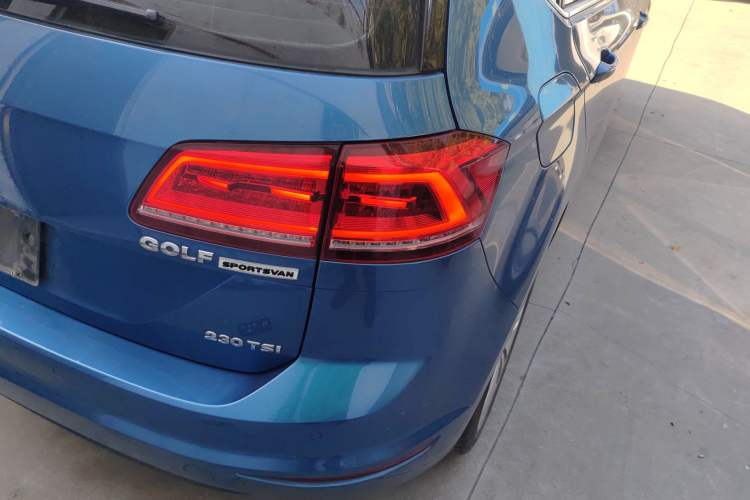 Used Volkswagen Golf Sportsvan 2016 230TSI Automatic Luxury Version