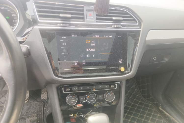 Used Volkswagen Tiguan L 2019 380TSI Automatic All-Wheel Drive Luxury Edition with 7 Seats China VI Standard Audio And AC Panel