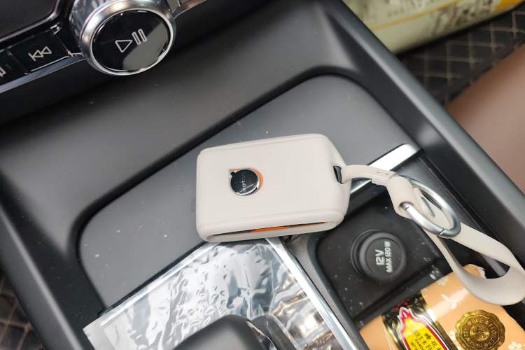 Used Volvo S60 2026 Model B4 Zhiyi Luxury Edition