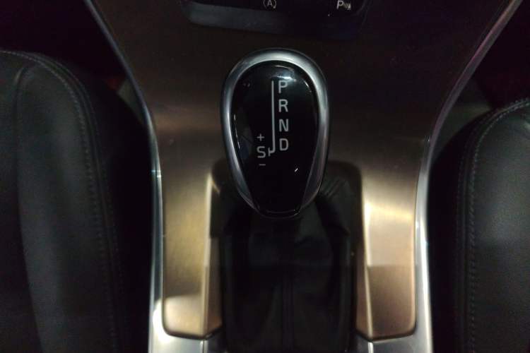 Used Volvo XC60 2015 T5 Smart Upgrade Model Gear Lever