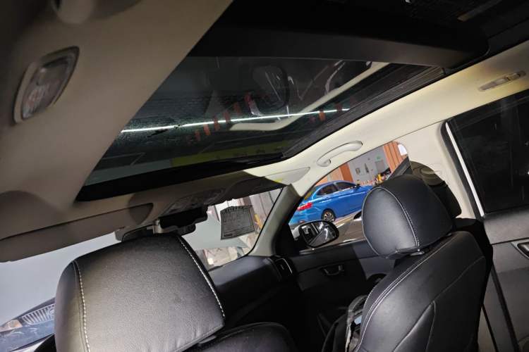 Used Kia KX3 2015 2.0L Automatic Two-Wheel Drive DLX Headliner