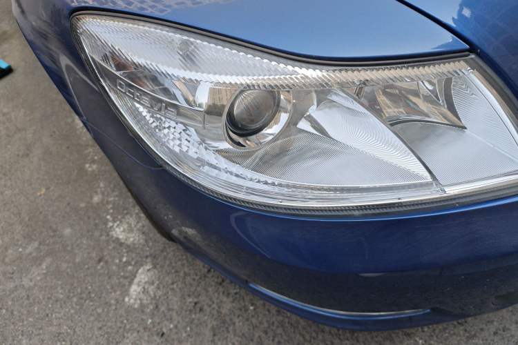 Used Skoda Octavia 2012 1.6L Manual Yijun Edition Right Front Headlight