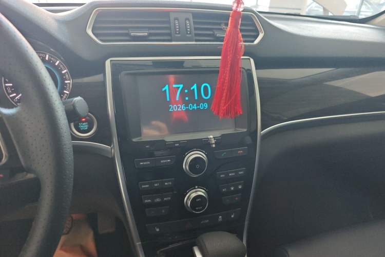 Used Haval H2 2016 Red-Label 1.5T Automatic Two-Wheel Drive Luxury Model Audio And AC Panel