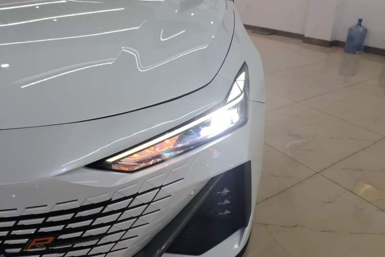 Used Changan UNI-V 2022 1.5T Prestige Version