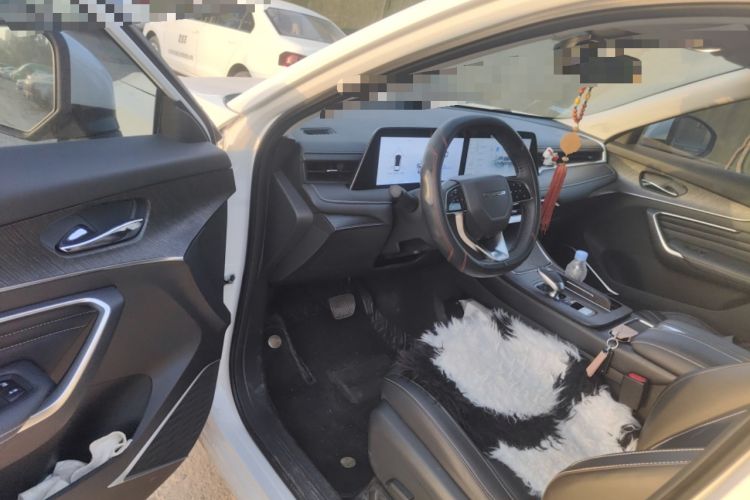 Used Venucia V 2022 260T Black Horse Edition · King
