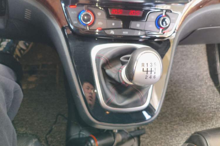 Used Haval H6 2014 Sport Edition 2.0T Diesel Manual Two-Wheel-Drive Elite Model