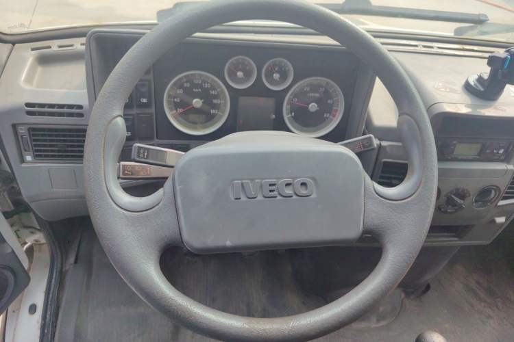 Used Iveco Daily 2014 2.8T-V40 NJ5044XXY3A43S4