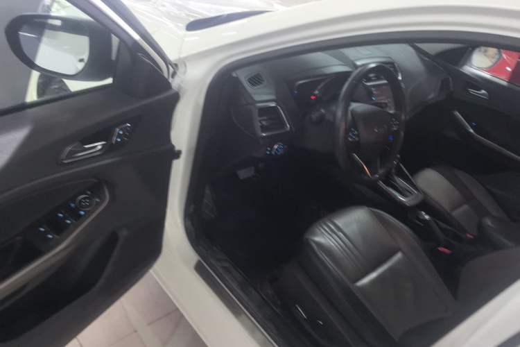 Used Ford Escort 2019 EcoBoost 125 Automatic Luxury Edition Driver Seat