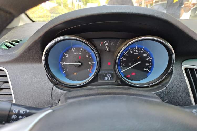 Used Cowin C3 2015 1.5L Manual Gold Diamond Edition
