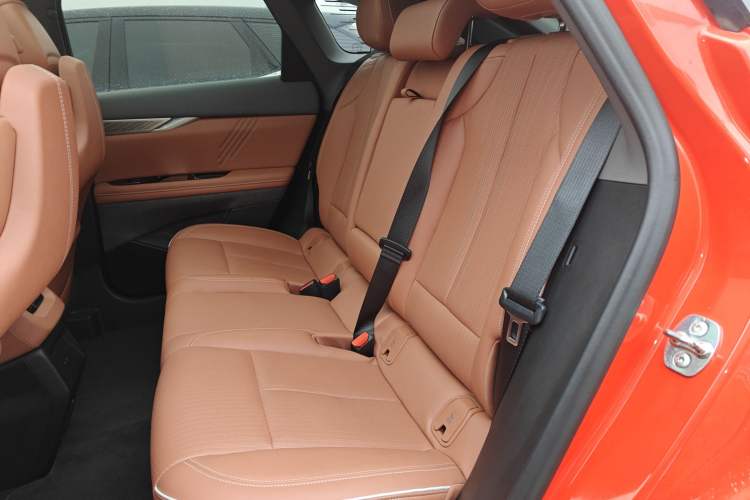 Used Cadillac OPTIQ 2024 Four-Wheel Drive Long-Range Version Left Rear Seat