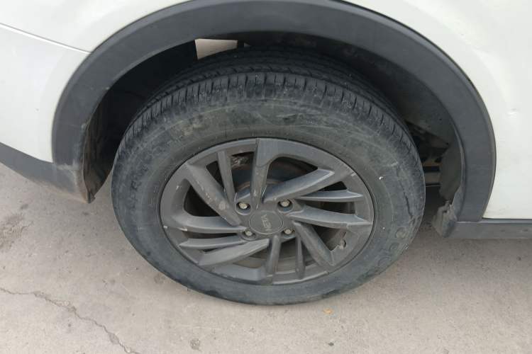 Used NETA V 2021 Standard Range Entertainment Edition Right Rear Wheel Hub