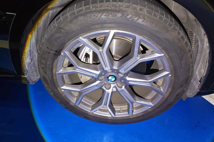 Used BMW X7 2023 xDrive40i Luxury Package with Leading Features
