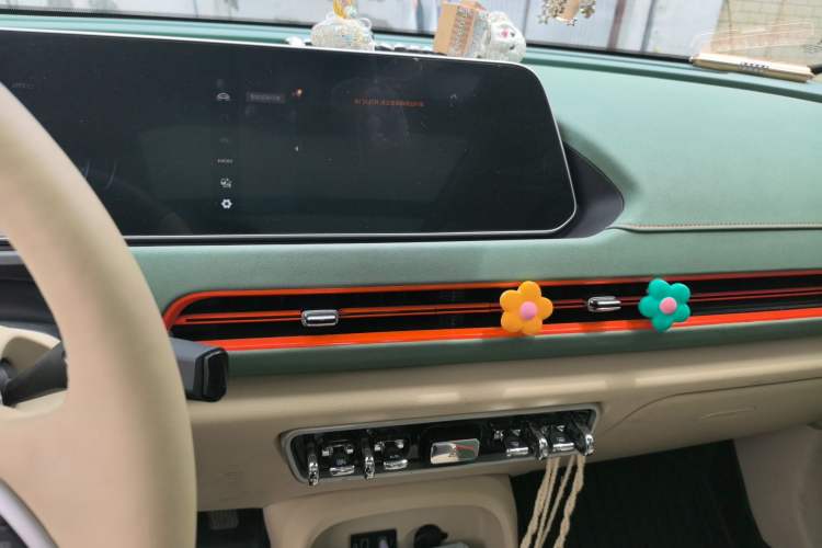 Used ORA Good Cat 2022 400km Standard Range Premium Version Lithium-Ion Battery
