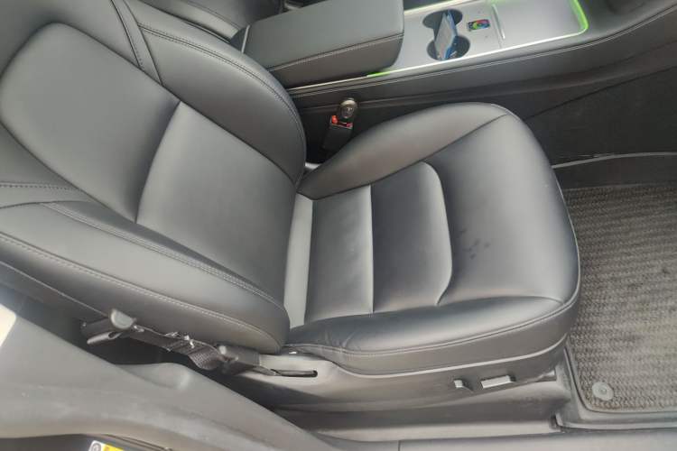 Used Tesla Model Y 2023 Long-Range All-Wheel-Drive Version