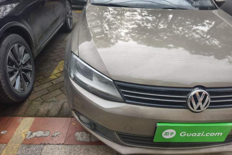 Used Volkswagen Sagitar 2014 Revised Version 1.6L Automatic Leading Edition Right Front Headlight